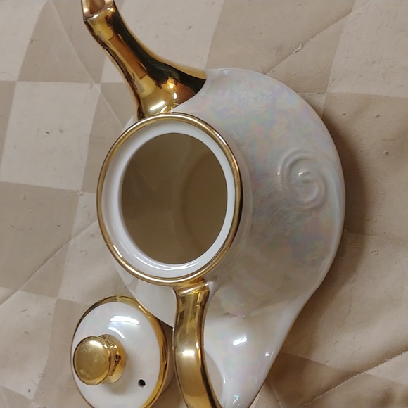 1940's 22k gold trimmed tea set. - Picture 7 of 8